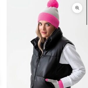 Shiraleah, in Chicago, Pom Pom Tinsley Hat and matching Touchscreen Gloves